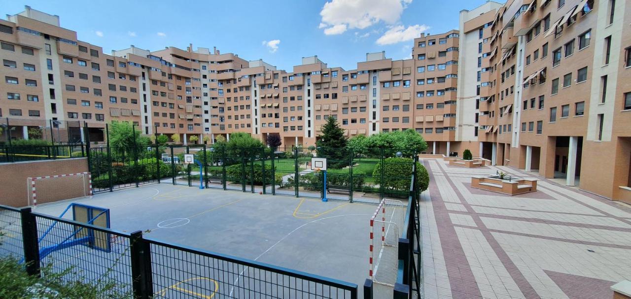 Residencial En Madrid Alquiler De Corta Estancia No Turistico Exteriör bild